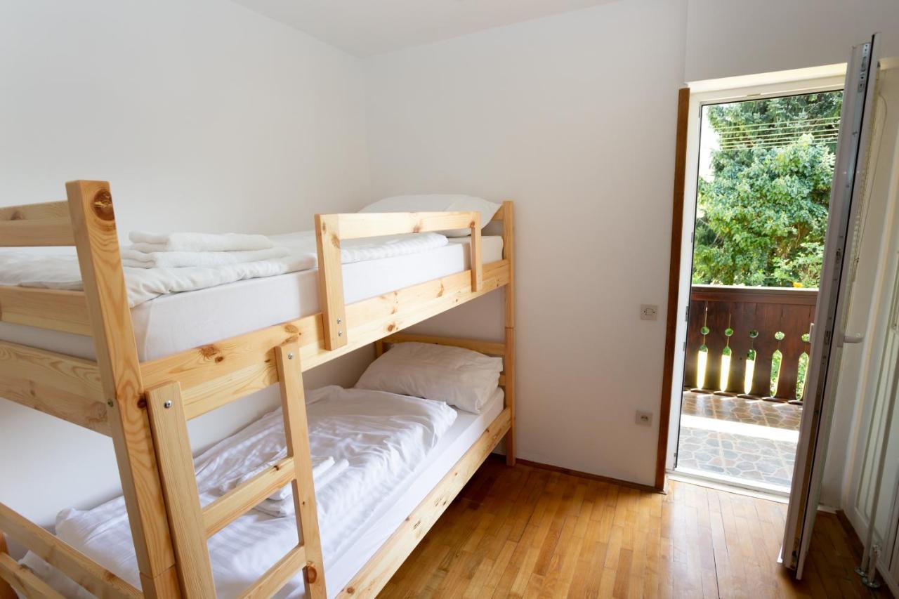 Hostel Lakebled Habitación foto