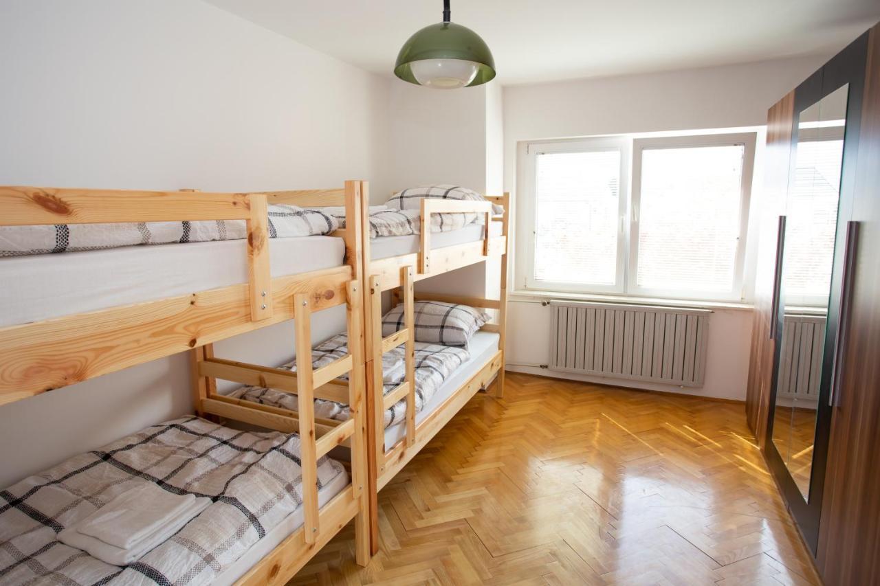 Hostel Lakebled Habitación foto