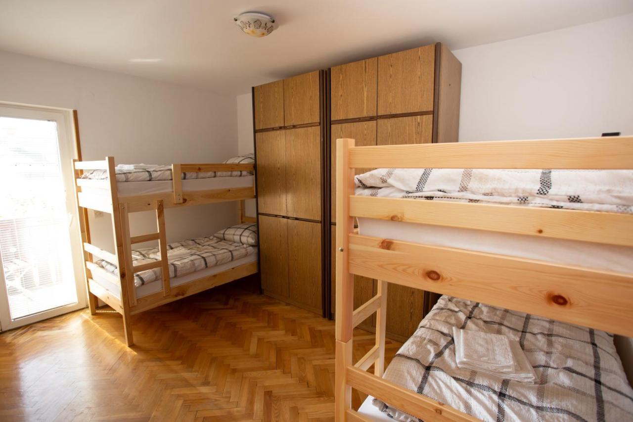 Hostel Lakebled Habitación foto